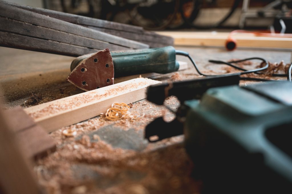 carpenter-carpentry-close-up-1094770
